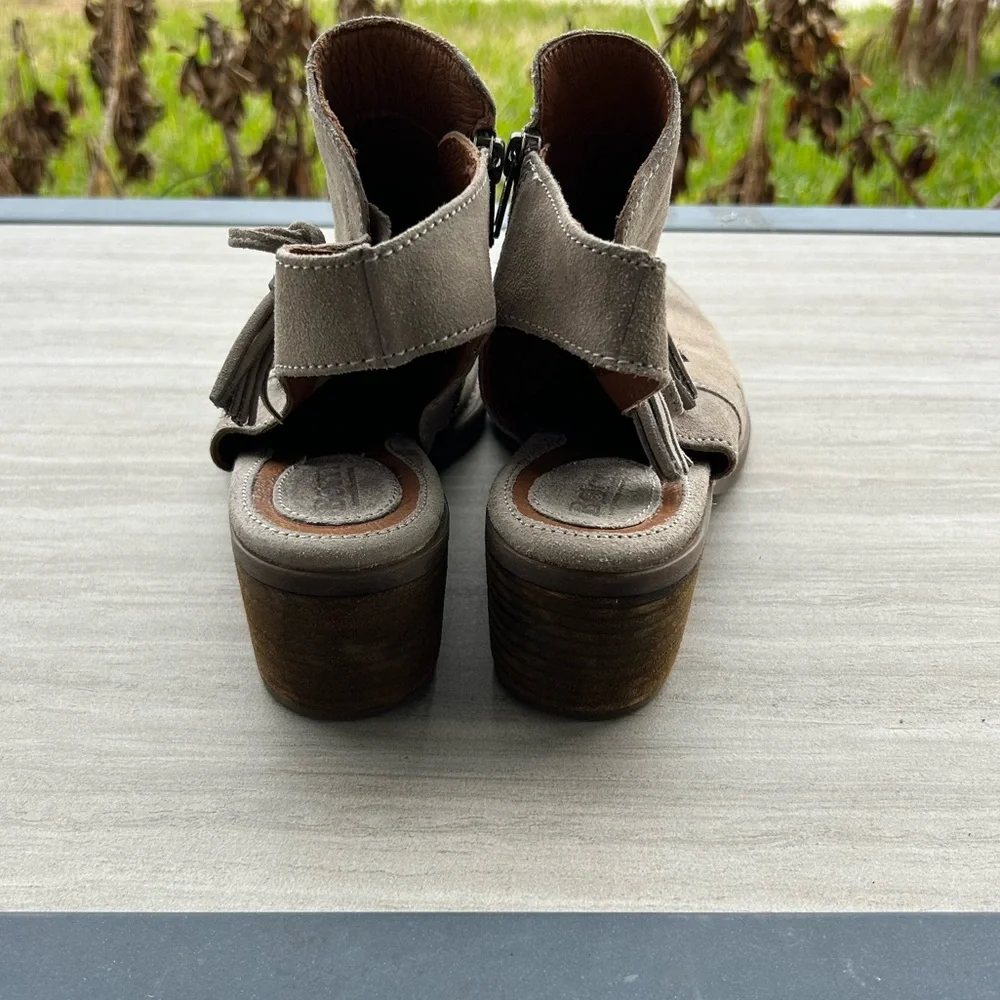 Born Women’s Leather Tassel Mule Booties Suede Block Heel Boho Western Sz 9.5